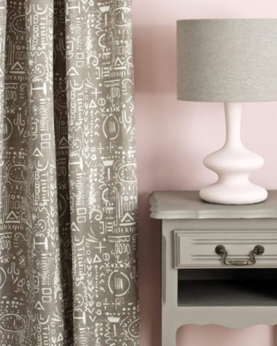 Annie-Sloan-Chalk-Paint-French-Linen-Side-Table