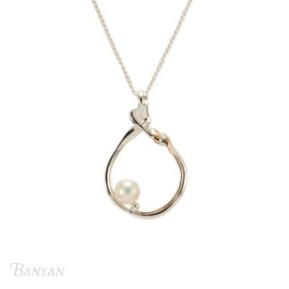 Banyan Jewellery Silver Loop Pendant with White Pearl