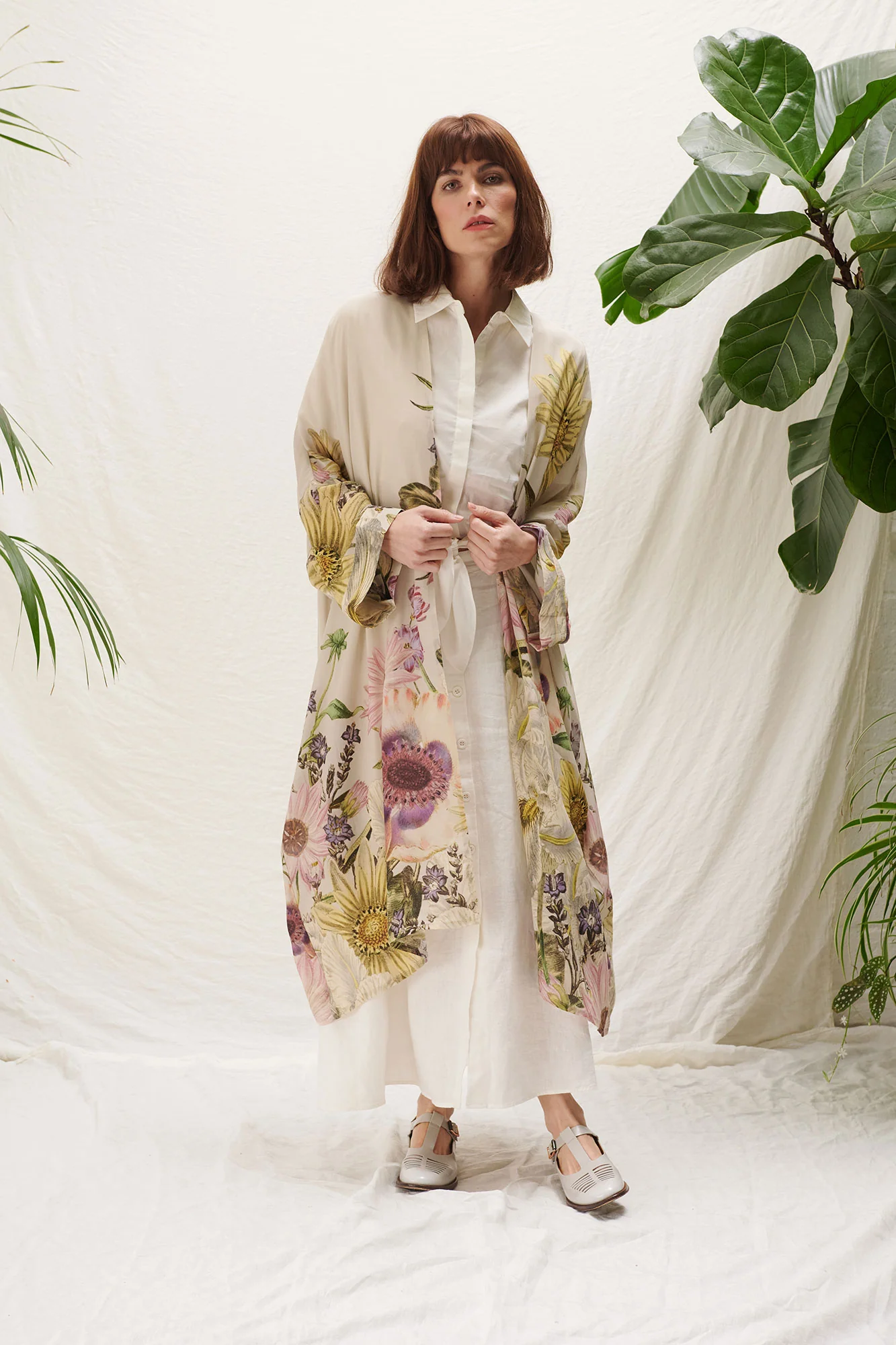 One Hundred Stars Daisy Stone Grande Kimono | Marilyn & Melrose