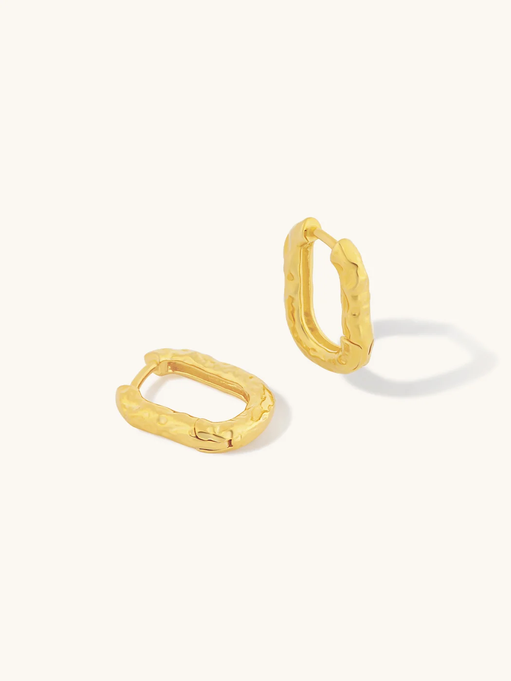 BORA TEXTURED OVAL HOOPS